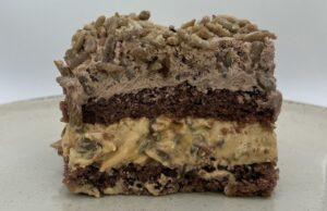 ciasto z prażonym słonecznikiem i masą krówkową