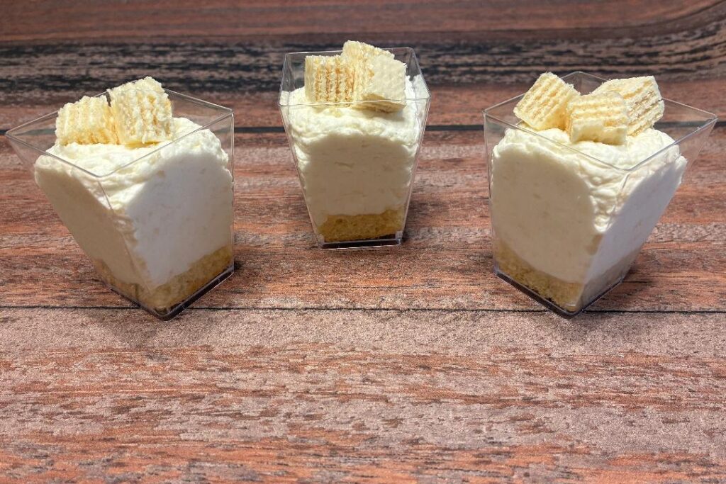 elegancki deser kokosowy princessa w kubeczku cukiernia tychy