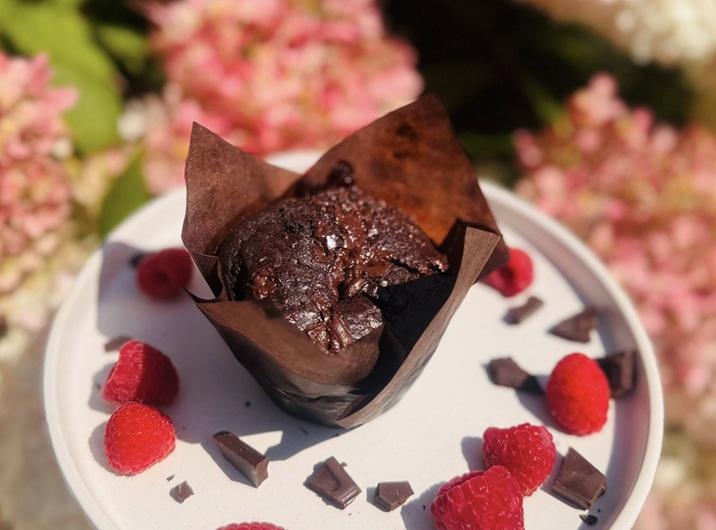 wilgotne muffinki czekoladowe z kremem cukiernia tychy