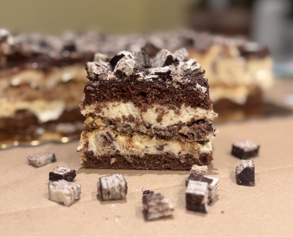 ciasto prince polo z kawałkami wafli i orzechami cukiernia tychy